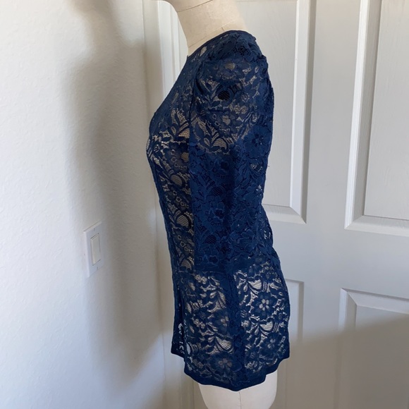 Midnight blue lace top. - Picture 3 of 4